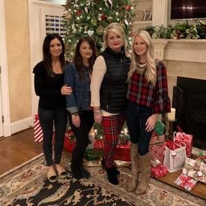 Meet your Posher, Myra